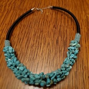 Lighter turquoise (howlite?) Stones collar bib necklace